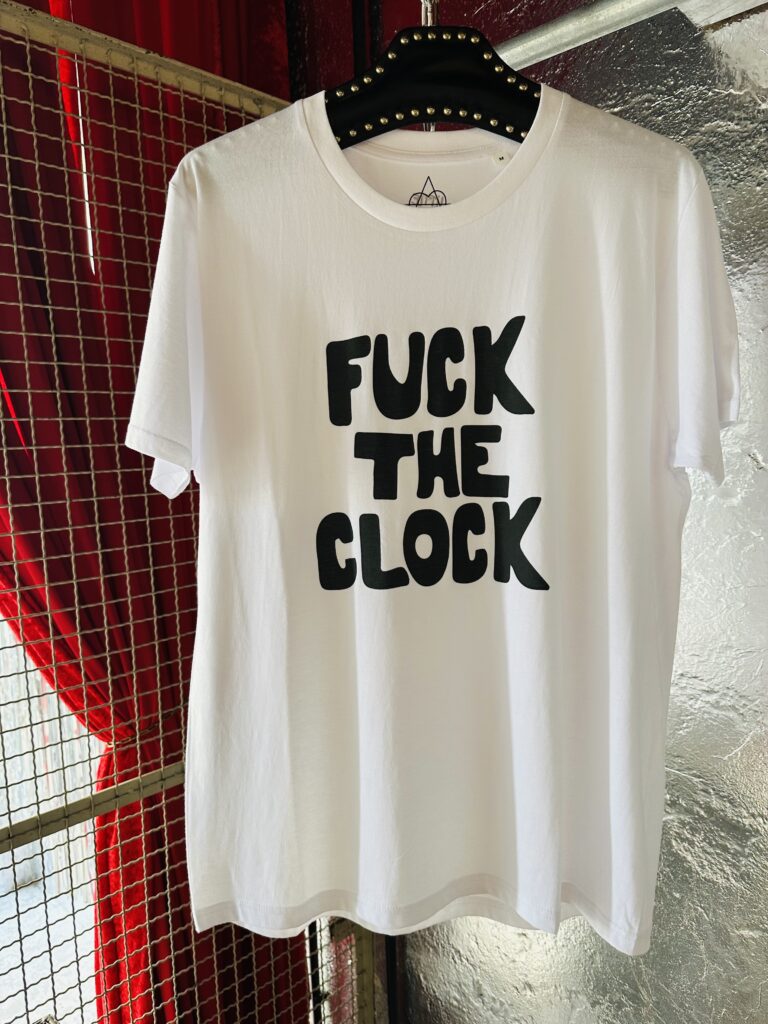 tee shirt fuck the clock